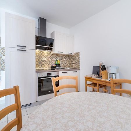 Apartments Melania & Antonia Baska  Bagian luar foto
