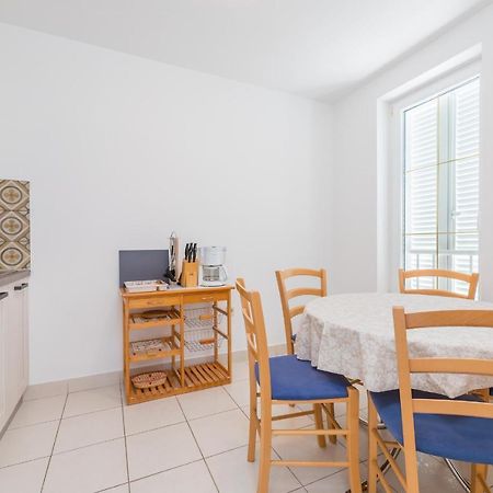 Apartments Melania & Antonia Baska  Bagian luar foto