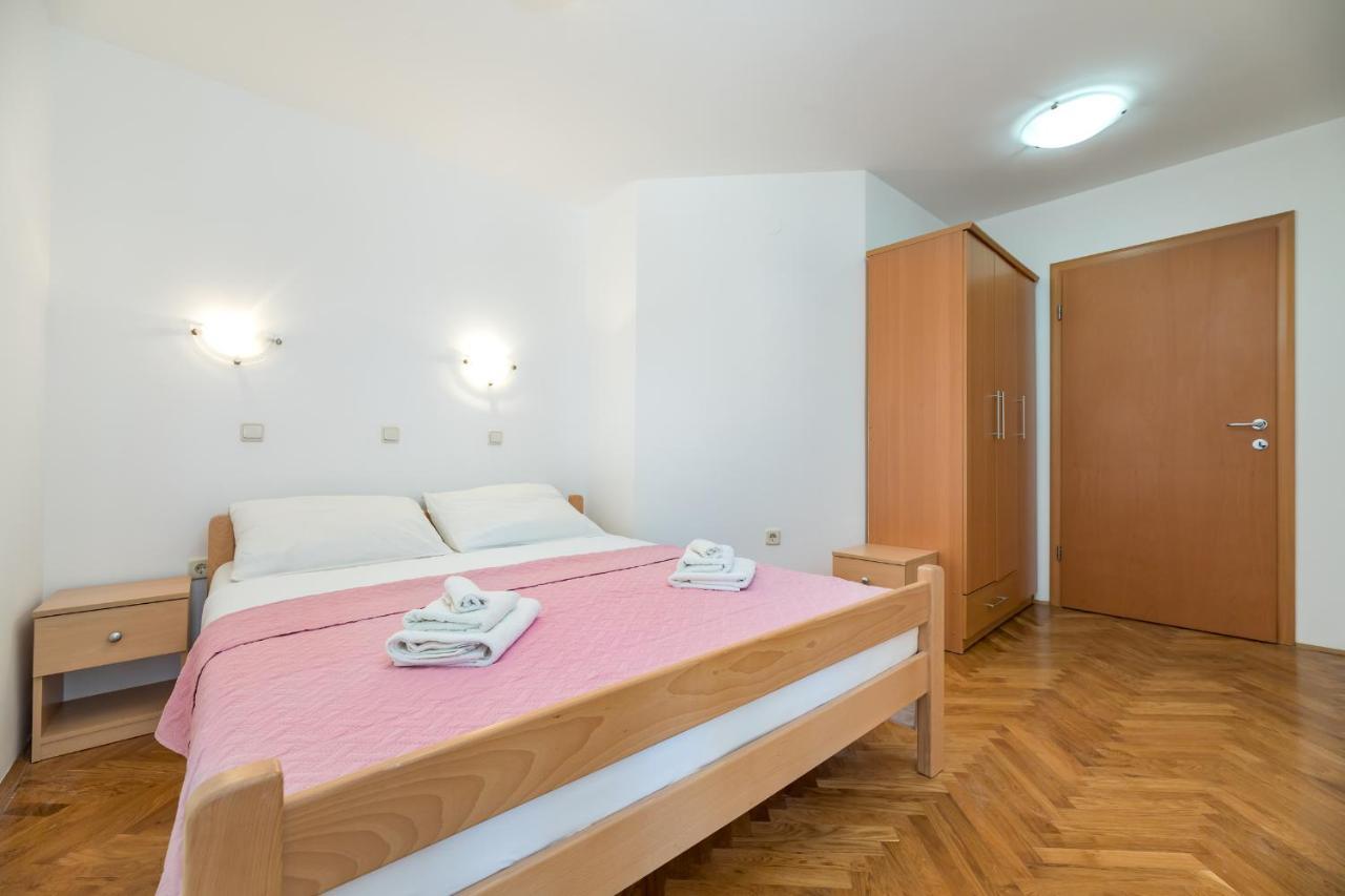 Apartments Melania & Antonia Baska  Bagian luar foto