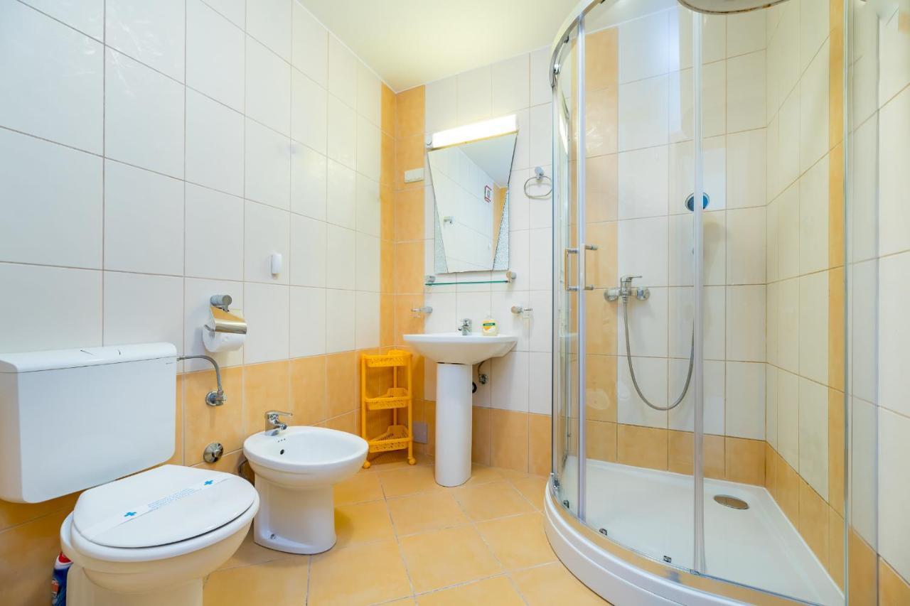 Apartments Melania & Antonia Baska  Bagian luar foto