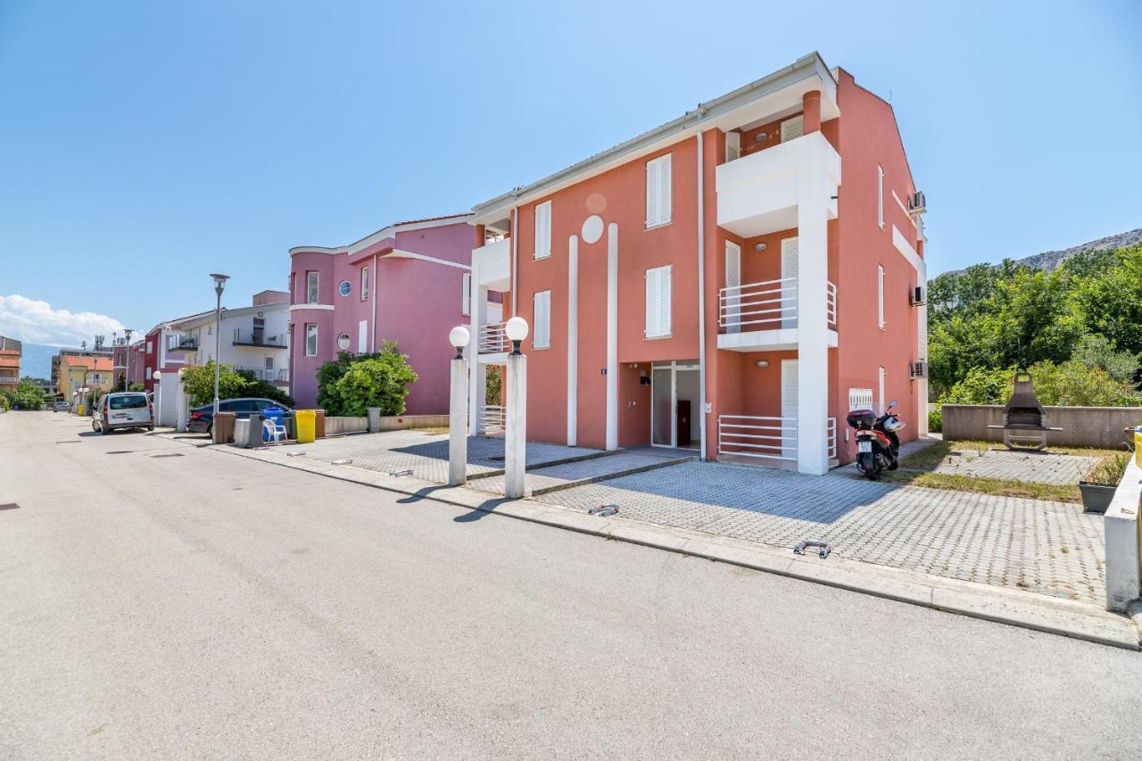 Apartments Melania & Antonia Baska  Bagian luar foto