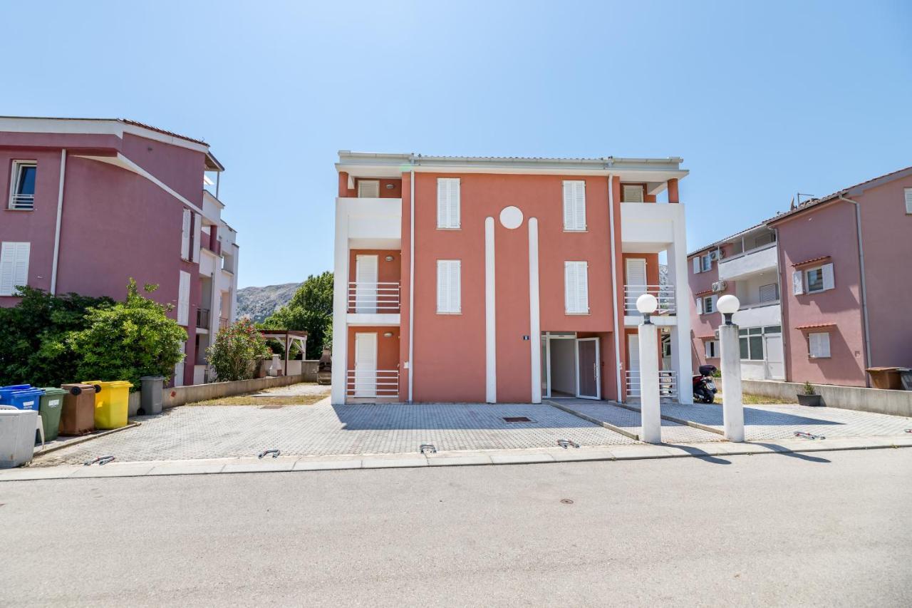 Apartments Melania & Antonia Baska  Bagian luar foto