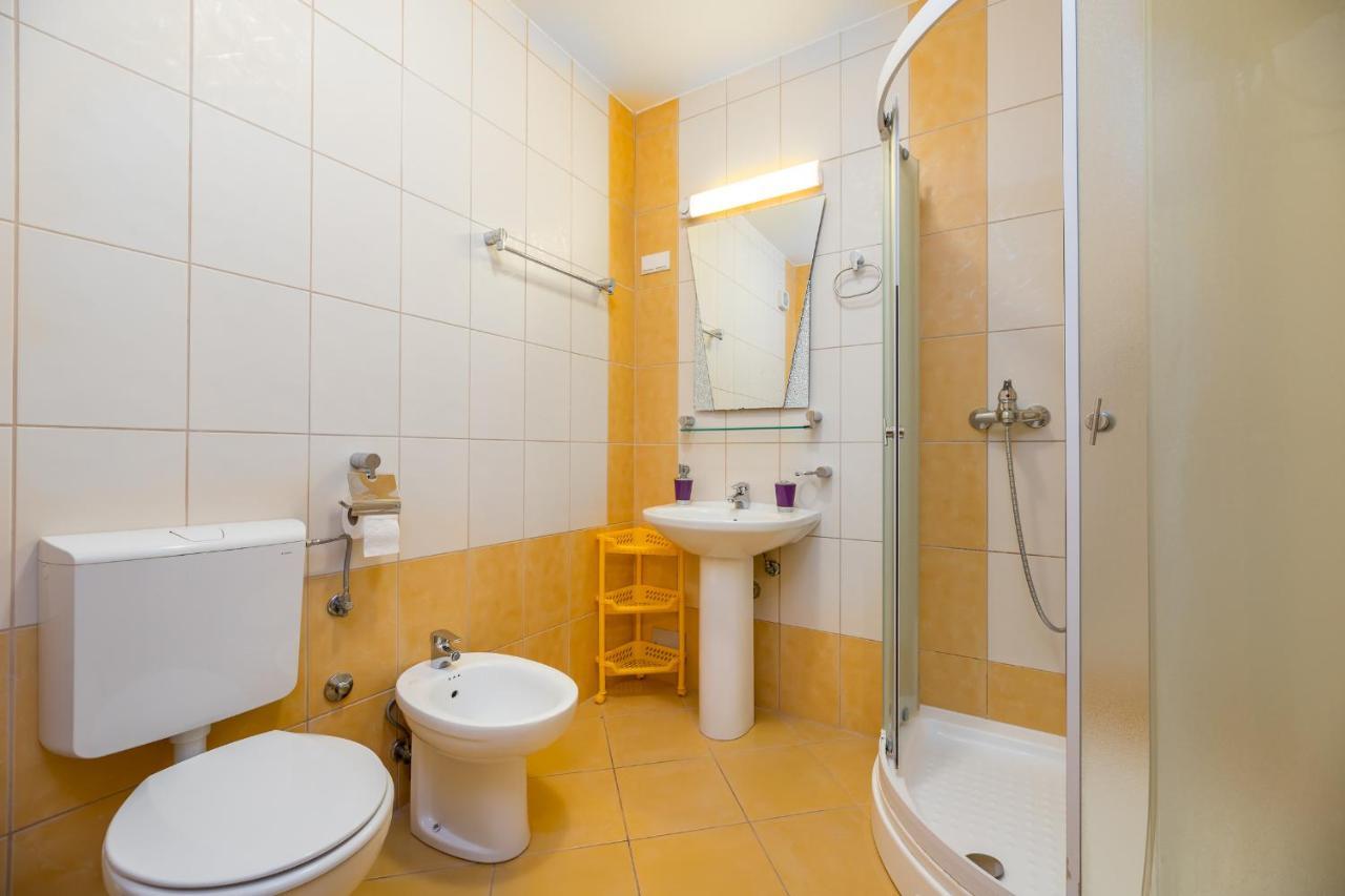 Apartments Melania & Antonia Baska  Bagian luar foto